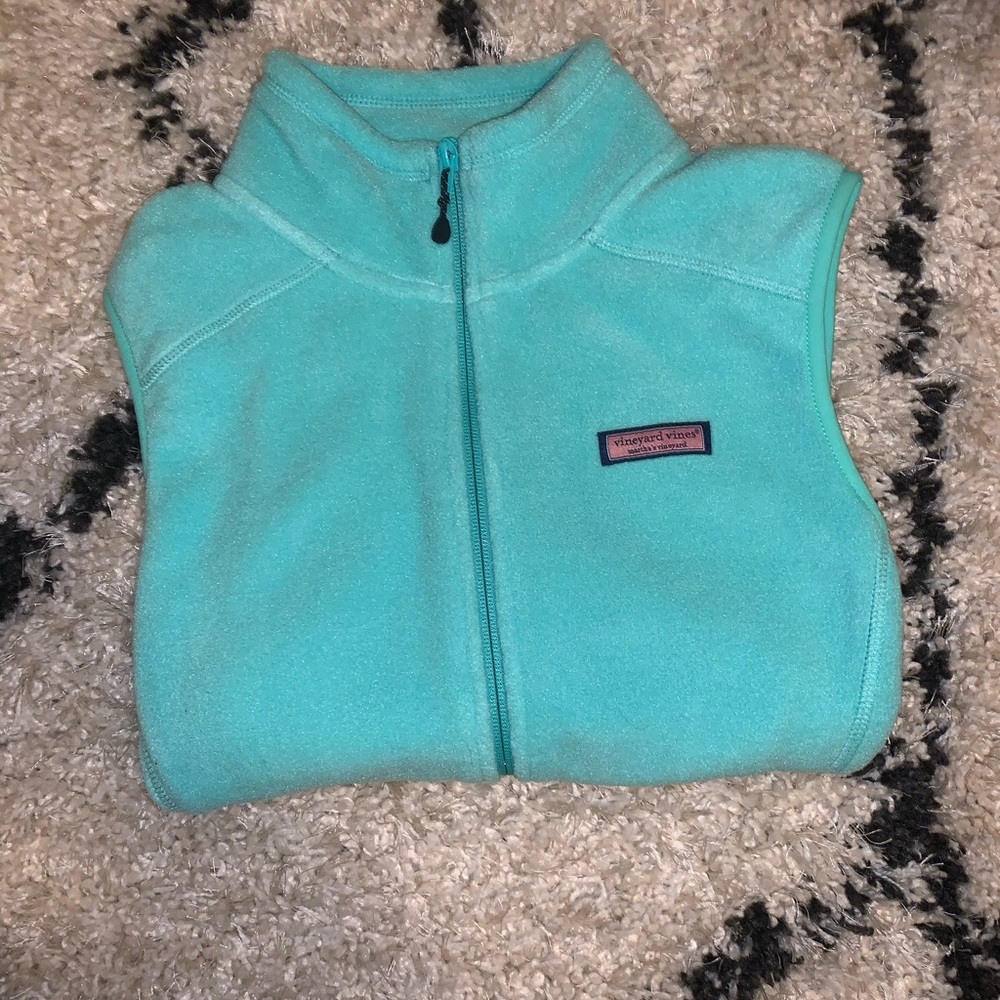 Vineyard vines fleece vest